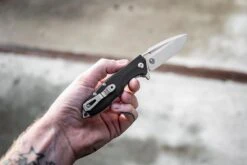 Böker Plus Caracal Folder Mini 01BO756 Couteau De Poche -Optimal Couteaux Magasin BO01BO756 10 sfeerfoto