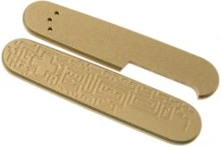 Daily Customs 91.2 Labyrinth Pattern, Brass P10008997 Plaquettes Pour Victorinox