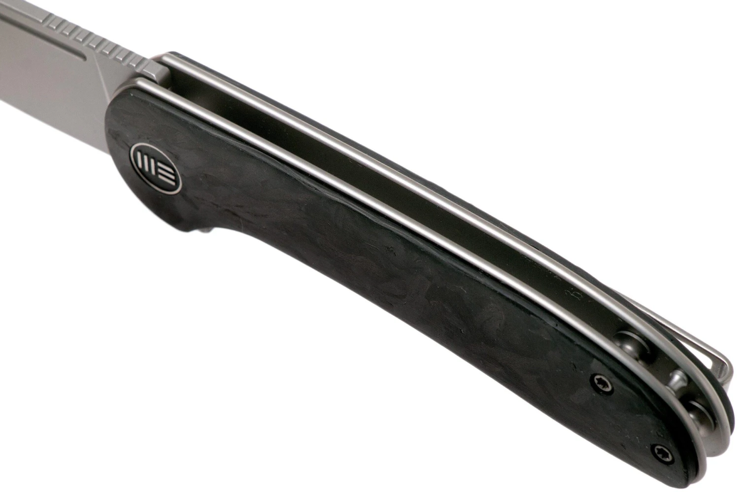 WE Knife Saakshi WE20020C-1 Stonewashed, Carbonfiber Couteau De Poche 7 WE Knife Saakshi WE20020C-1 Stonewashed, Carbonfiber Couteau De Poche – Image 7